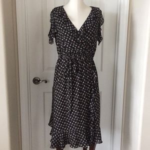 Loft. L:42in/107cm. B:35in/89cm. W:30in/76cm